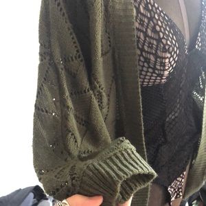 Green cardigan - cropped sleeves - medium